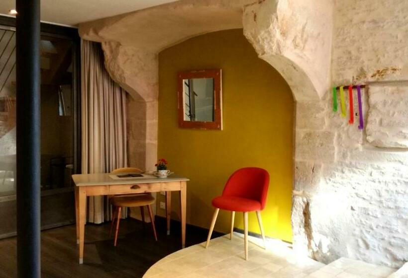 تختخواب و صبحانه L Antre Ami