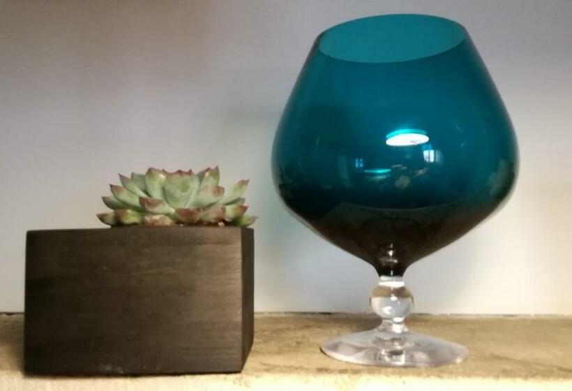 تختخواب و صبحانه L Antre Ami