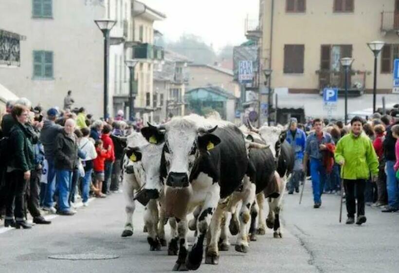 ベッドアンドブレックファースト Medieval Hamlet Malpertus