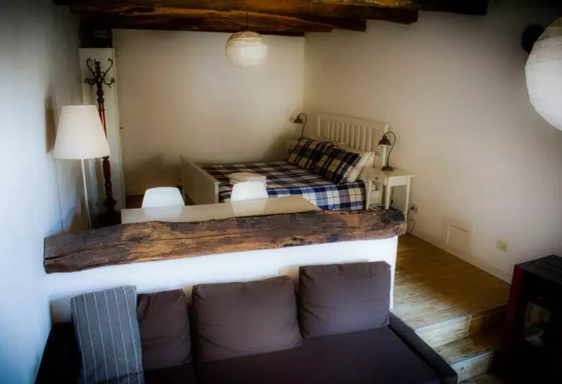 Aamiaismajoitus (B&B) Medieval Hamlet Malpertus