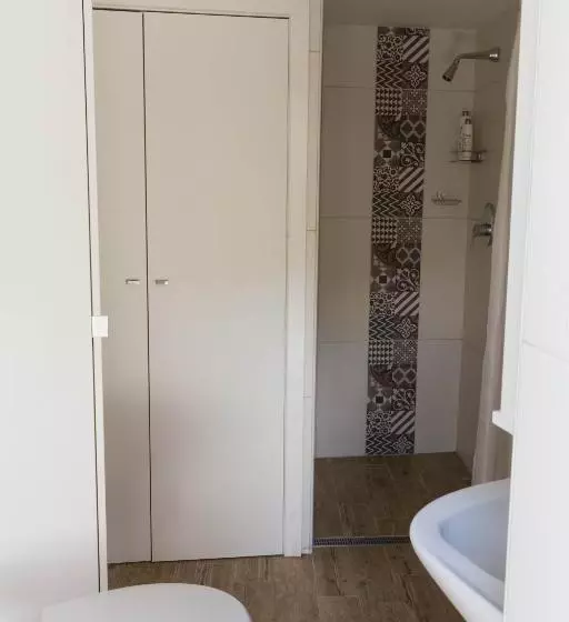 Aamiaismajoitus (B&B) Medieval Hamlet Malpertus