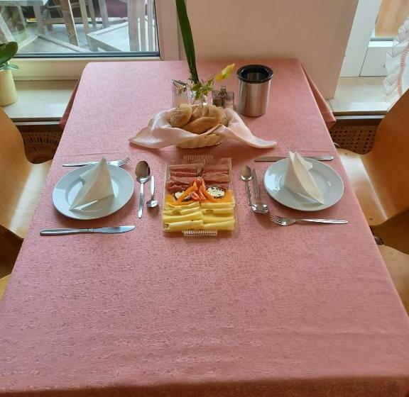 Aamiaismajoitus (B&B) Pm Apart Ries Rosina