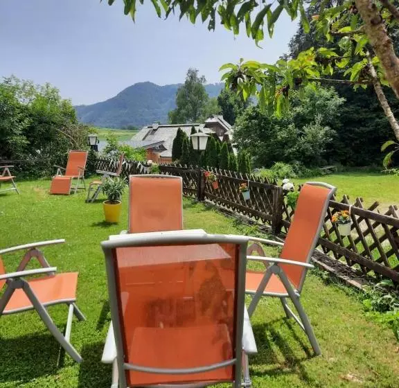 ホテル Pension Horvath