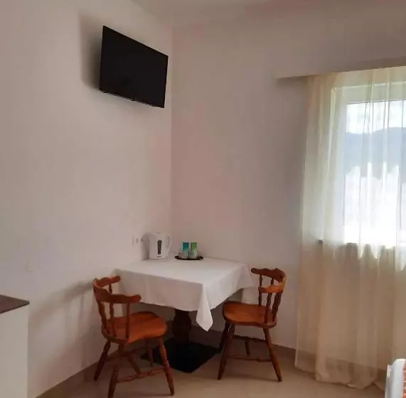 ホテル Pension Horvath