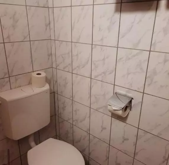 ホテル Pension Horvath