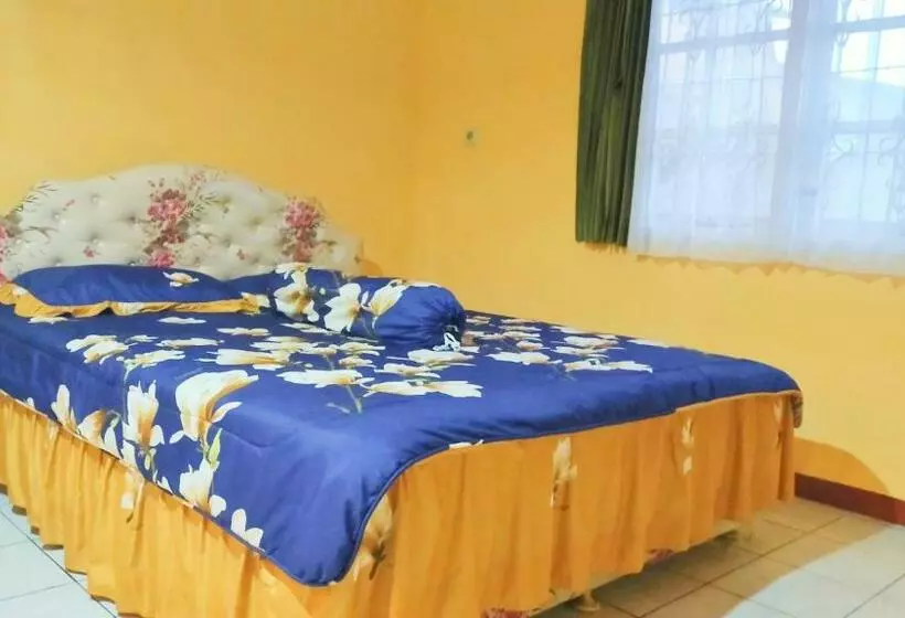 پانسیون Guest House Syari Ah Sekar Manganti Mitra Aqsa