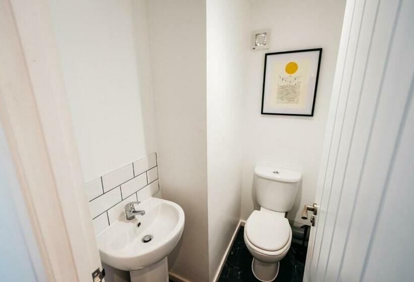 Cămin Mordon Bar And Lodge