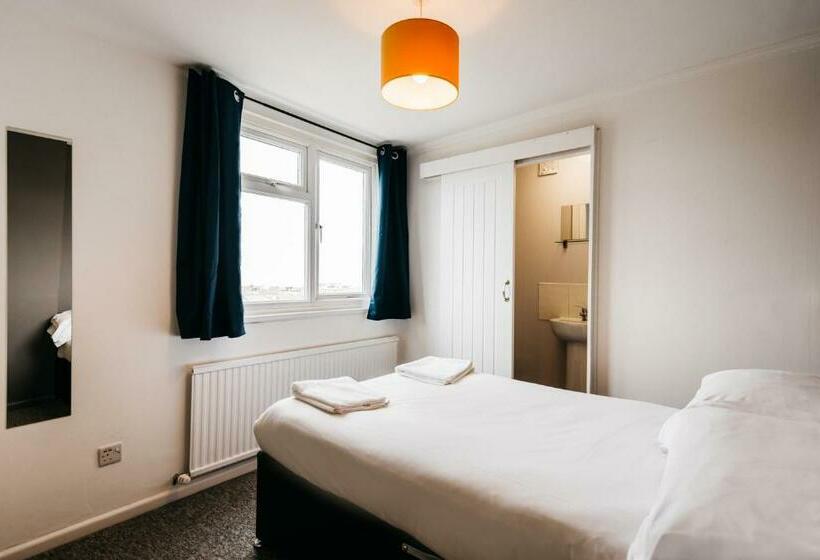 Cămin Mordon Bar And Lodge