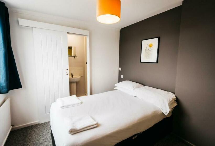 Cămin Mordon Bar And Lodge