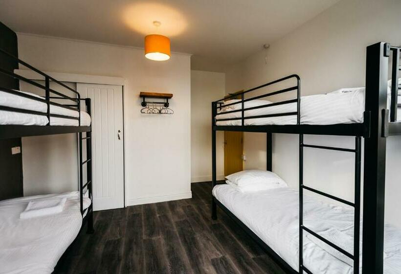 Cămin Mordon Bar And Lodge