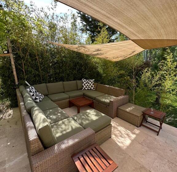 צימר Chéz Robert & Coby