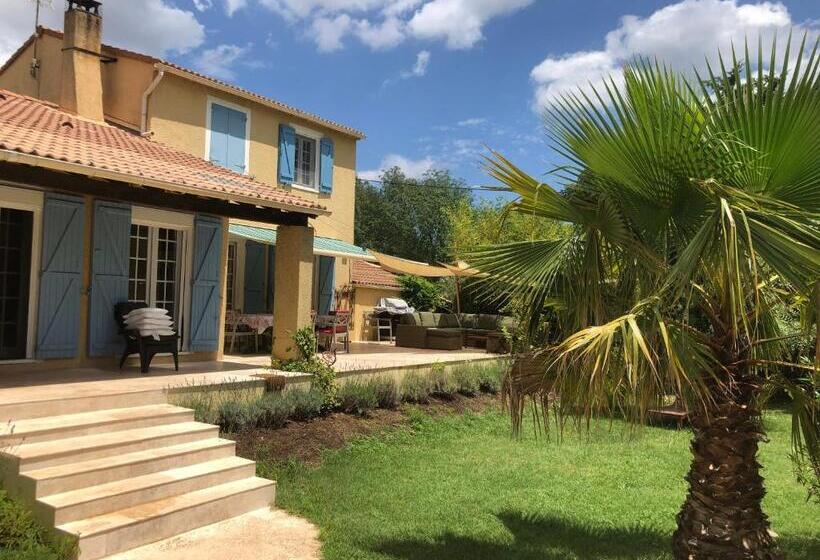 צימר Chéz Robert & Coby