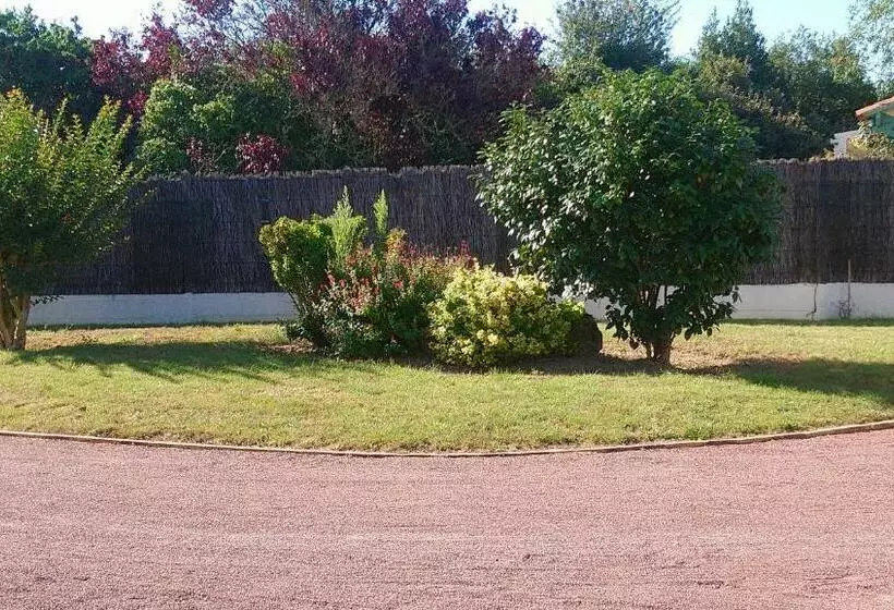 Aamiaismajoitus (B&B) Gîte La Belle Etoile 2 Nuits Minimum, 3 étoiles