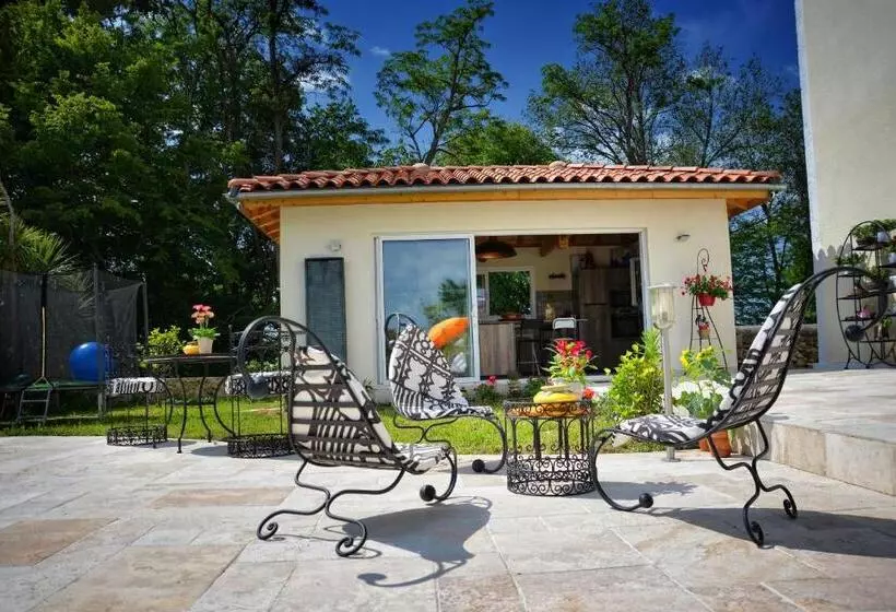 Aamiaismajoitus (B&B) Maison Matachot