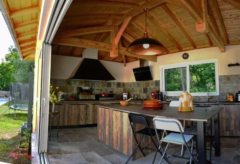 Aamiaismajoitus (B&B) Maison Matachot