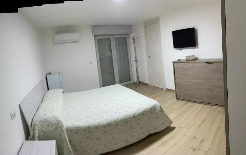 ベッドアンドブレックファースト Teddy Sroom