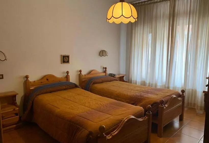 Hotelli Alpi   Asiago