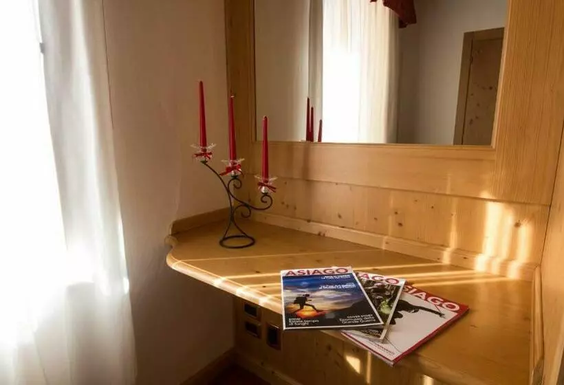 Hotelli Alpi   Asiago