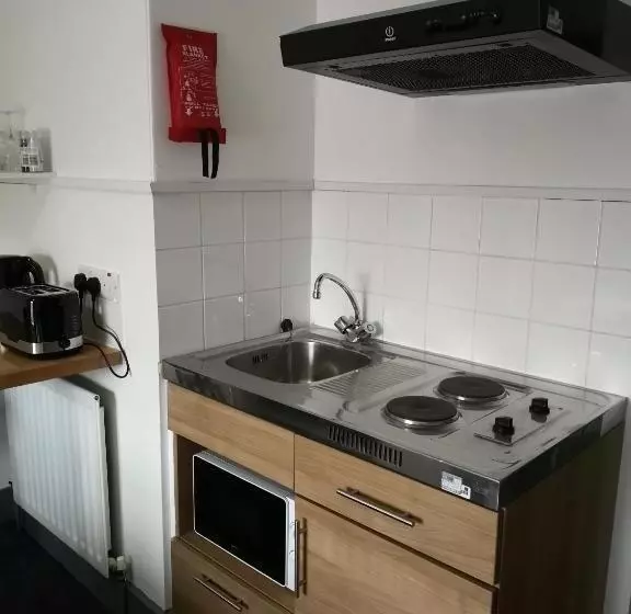 Kapselihotelli Ty R Bont Studios