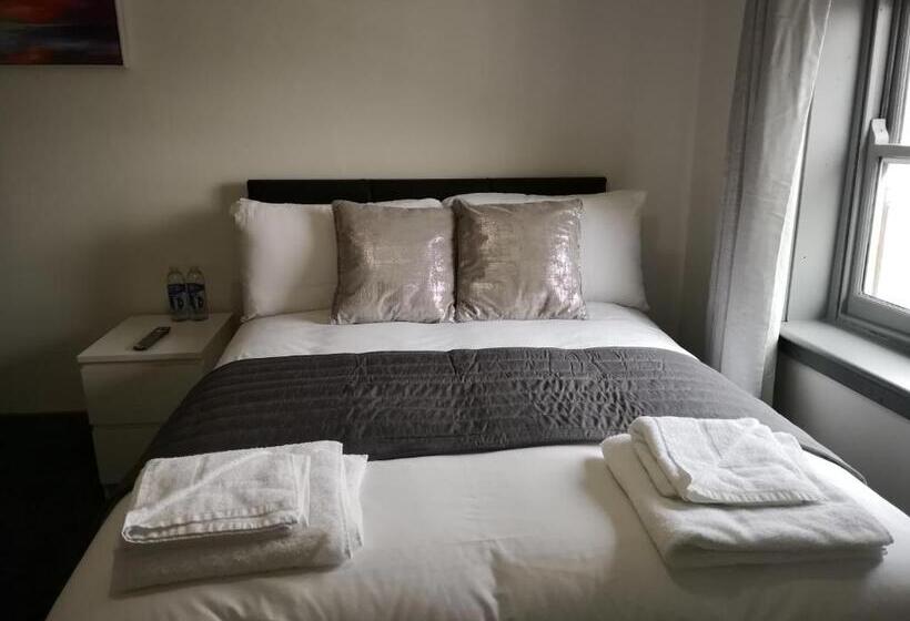 Капсульный Oтель Ty R Bont Studios