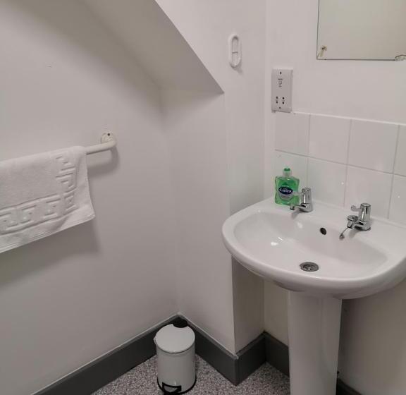 Капсульный Oтель Ty R Bont Studios