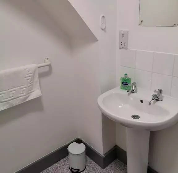 Kapselihotelli Ty R Bont Studios