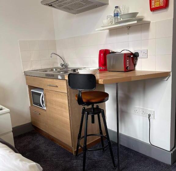 Капсульный Oтель Ty R Bont Studios