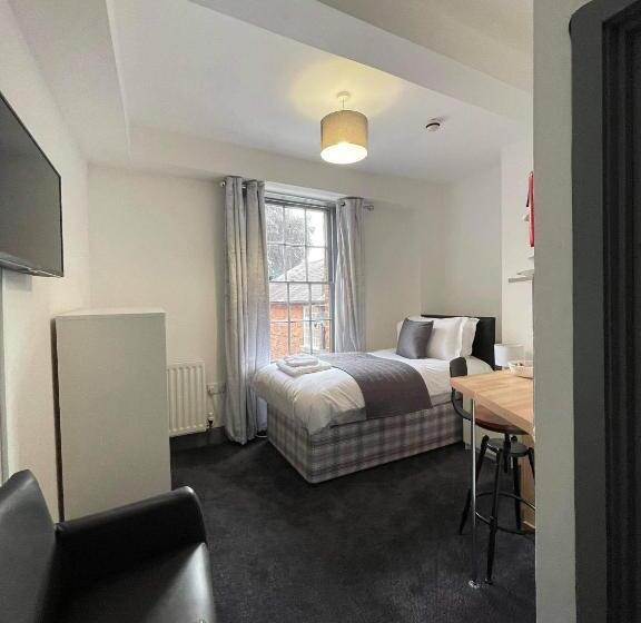 Капсульный Oтель Ty R Bont Studios