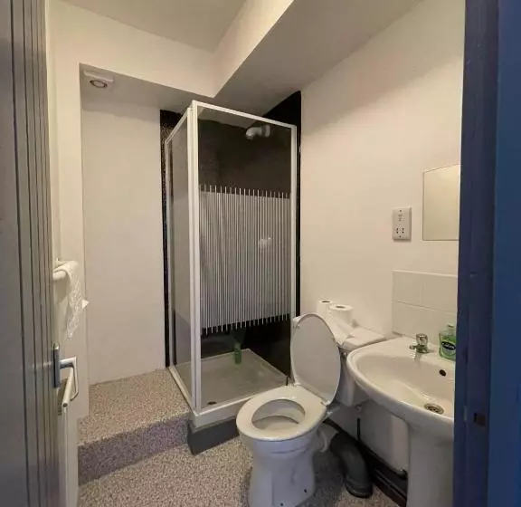 Kapselihotelli Ty R Bont Studios