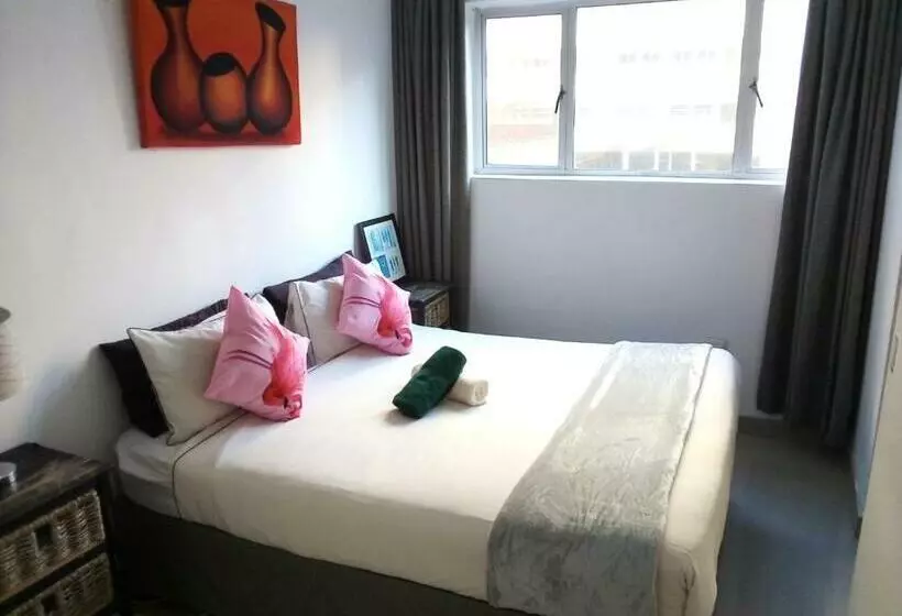 Hotelli Sandz Accomodation At 108