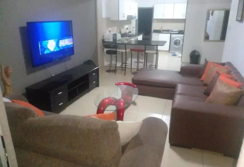 Hotelli Sandz Accomodation At 108