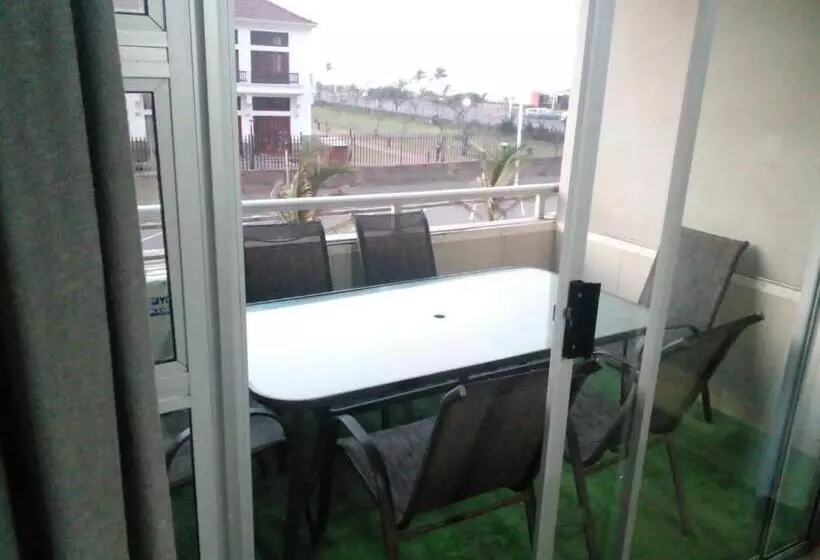 Hotelli Sandz Accomodation At 108