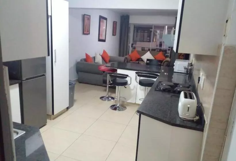 Hotelli Sandz Accomodation At 108