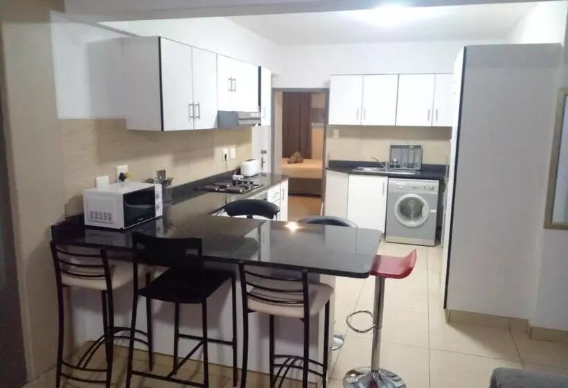 Hotelli Sandz Accomodation At 108
