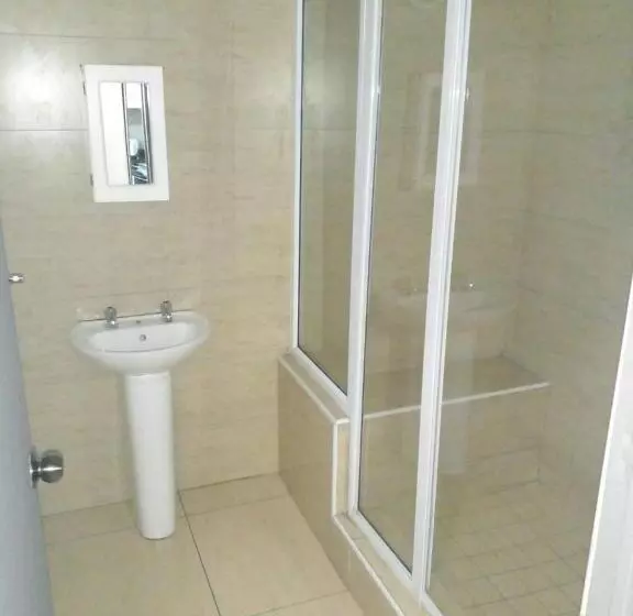 Hotelli Sandz Accomodation At 108