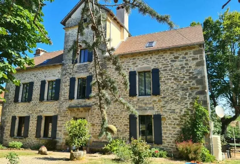 Majatalo Chambres Et Table D Hôtes Le Cèdre Aveyron