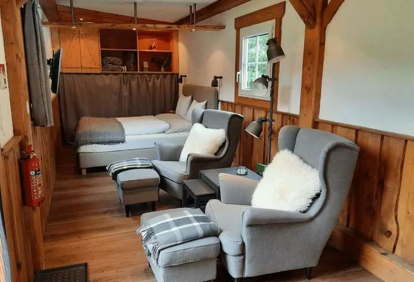 Majatalo Living Legends   Tiny House Auf Den Wiesen Der Edermühle