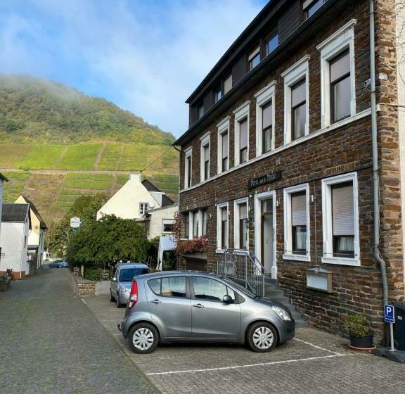 פנסיון Parel Aan De Moezel