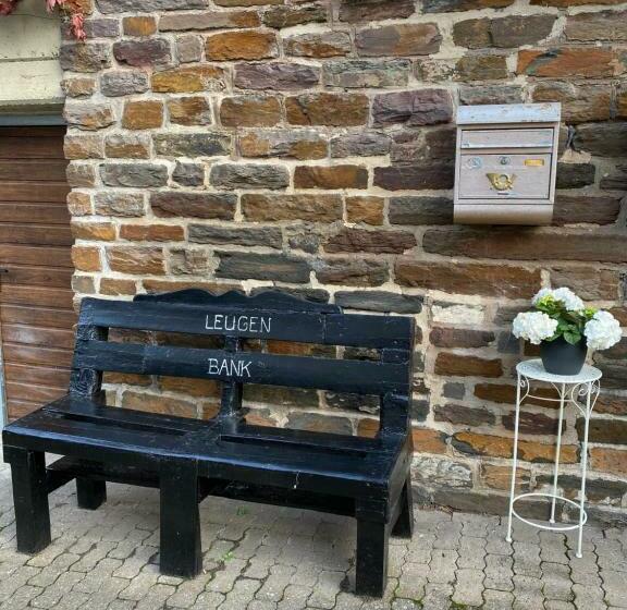 פנסיון Parel Aan De Moezel