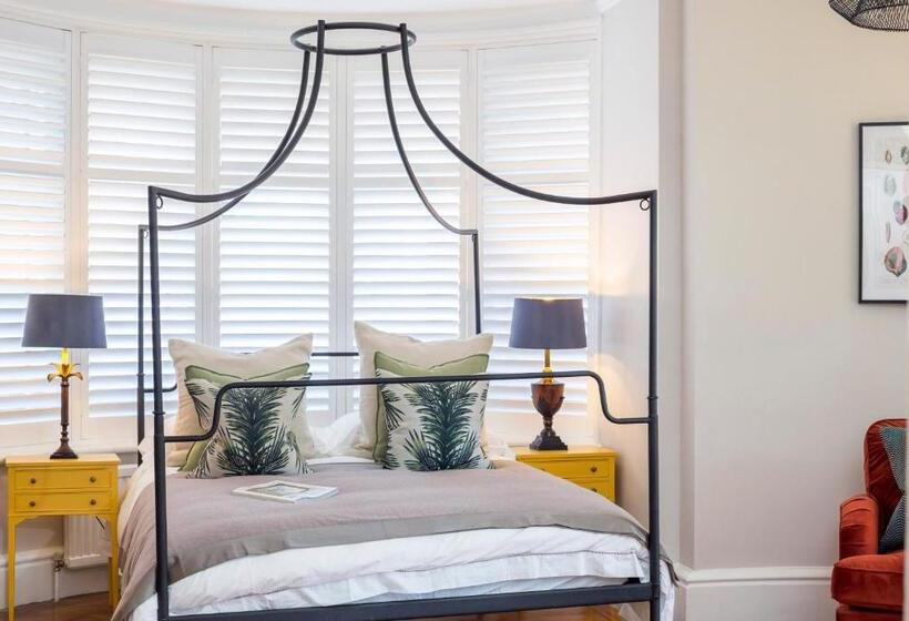 펜션 The State Room At Seafield House