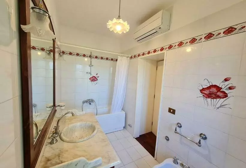 تختخواب و صبحانه Guesthouse L Acquarello