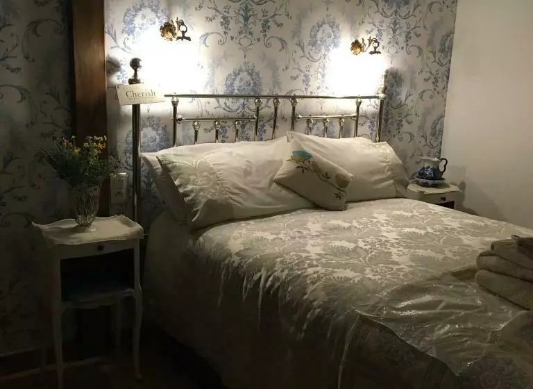 ベッドアンドブレックファースト Le Jardin De Rose 24 Feuillebert Romagne 86700