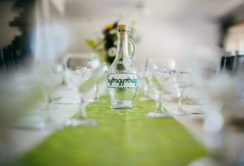 Gyöngyvirág Panzió