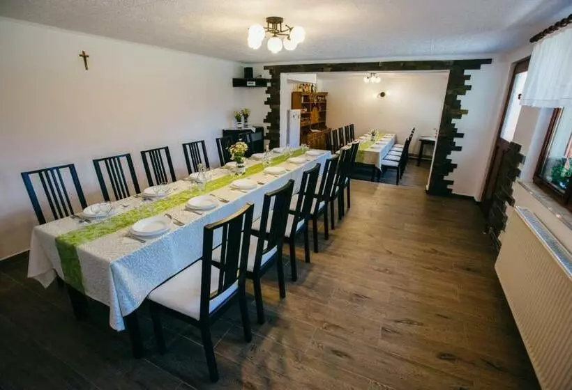 Gyöngyvirág Panzió