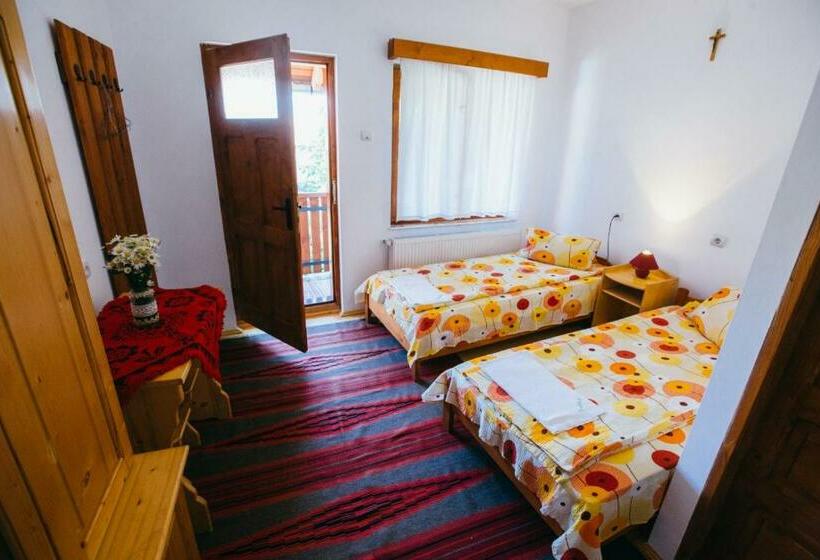 Gyöngyvirág Panzió