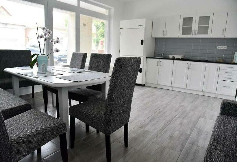 Пансион Aquarium City