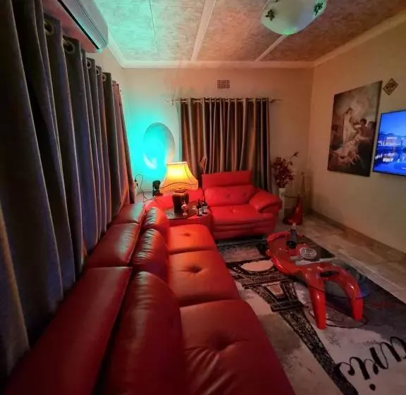 Aamiaismajoitus (B&B) Whitehouse Lodge Benoni