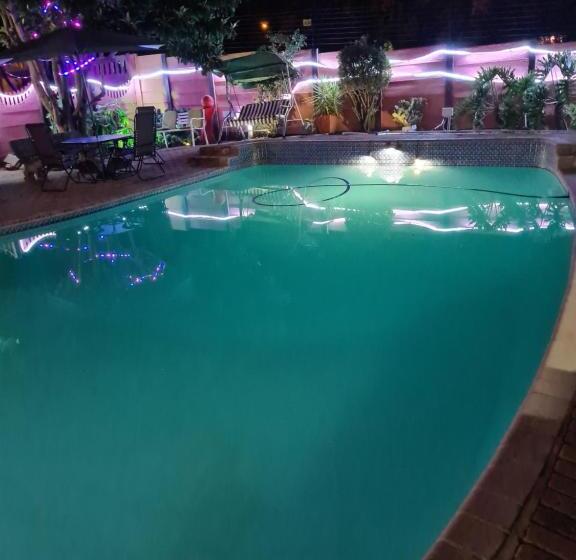 مبيت وإفطار Whitehouse Lodge Benoni