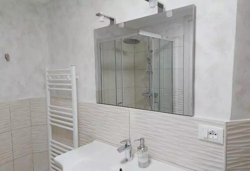 هتل Camera Matrimoniale Genova Rooms