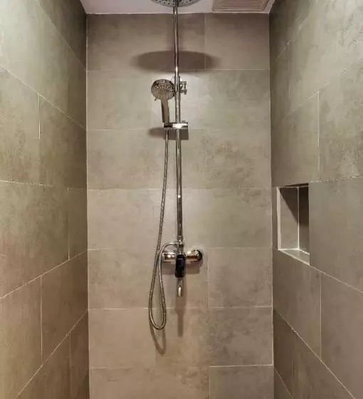 Hotelli Guest House 555 Nki